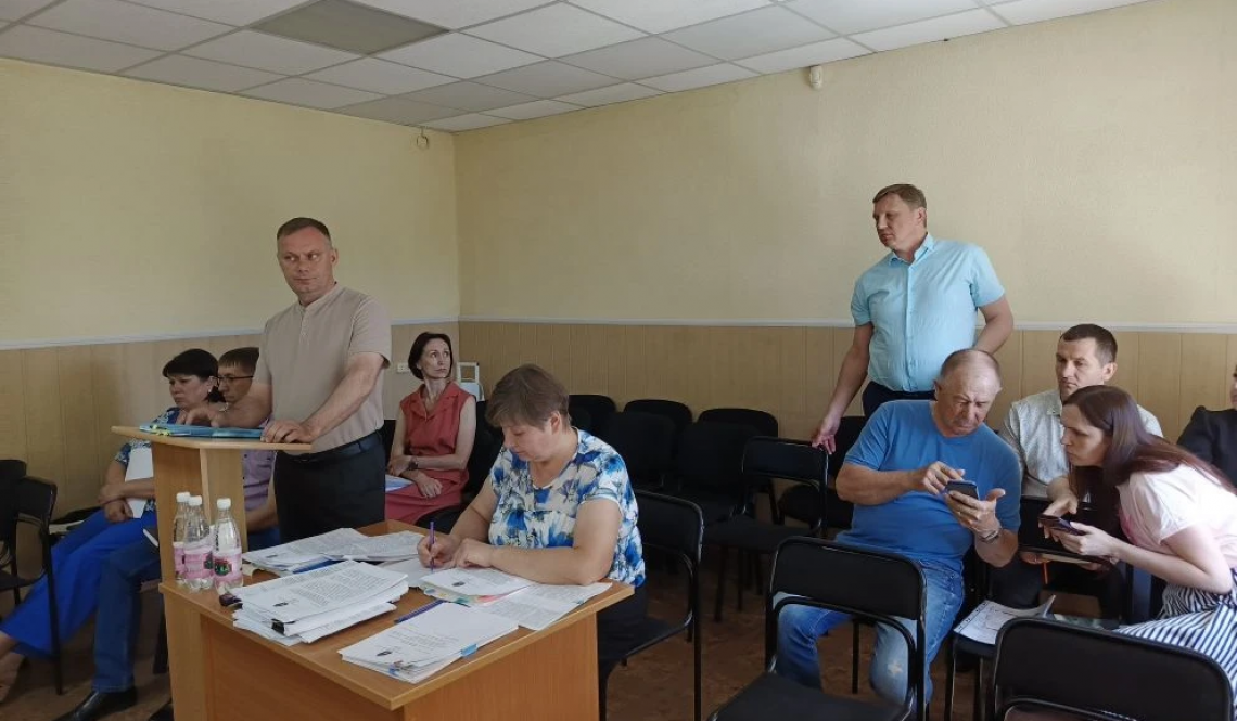 Кадры, ГСМ, суды. Что не так с “Прогрессом” Артемовские депутаты вернулись к главным проблемам жизненно важного коммунального предприятия 